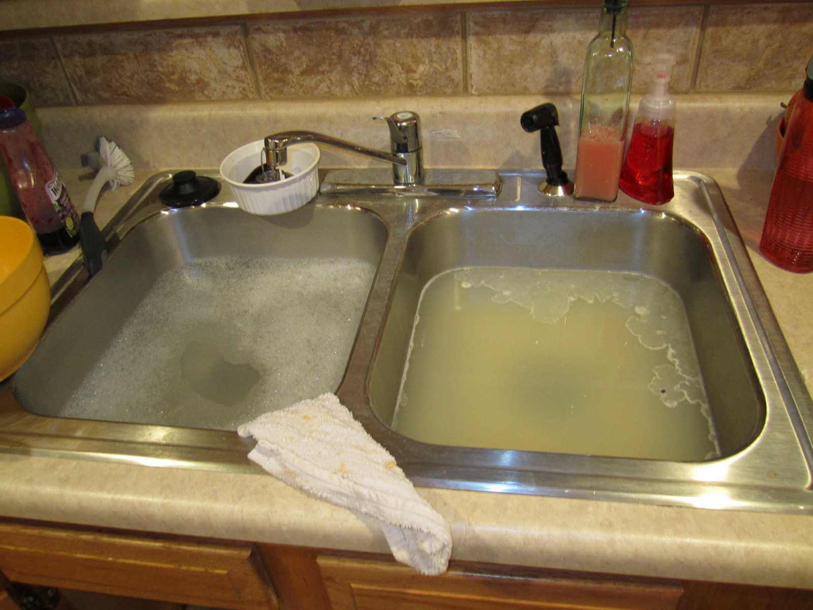kitchen sink won't get hot