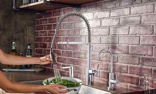 1. Moen 5923SRS Align One-Handle Pull-Down Kitchen Faucet