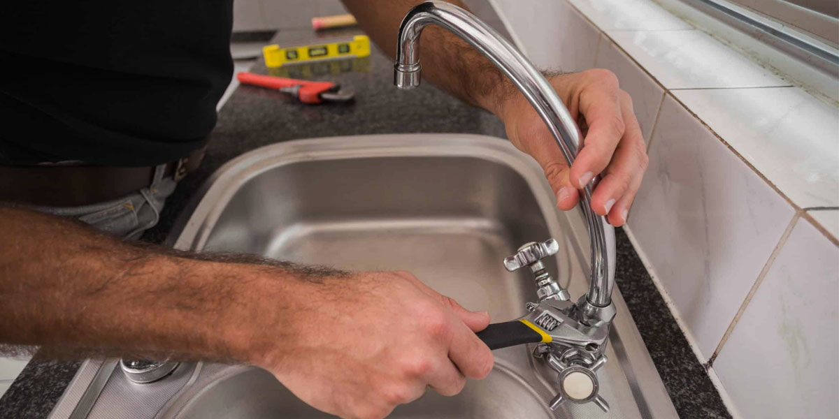 How To Tighten A Kitchen Faucet